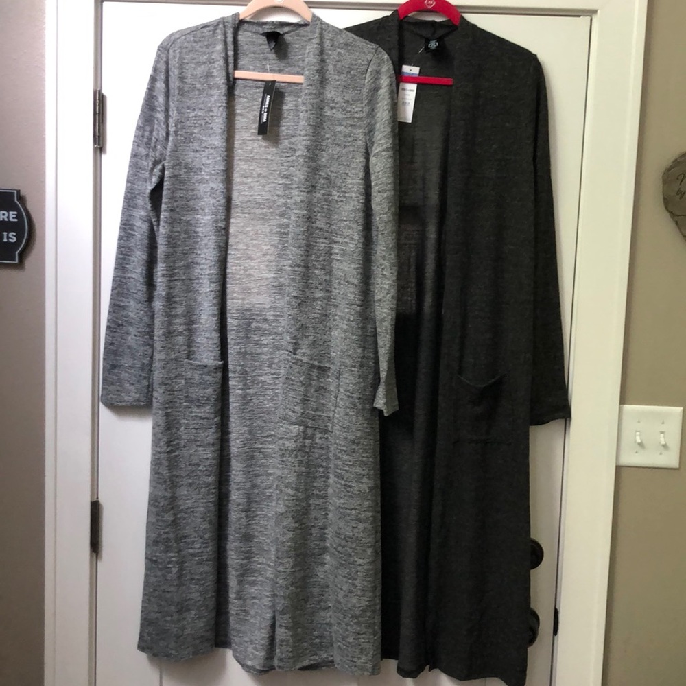 Agnes & Dora Dusters TWO sz L light and dark grey
